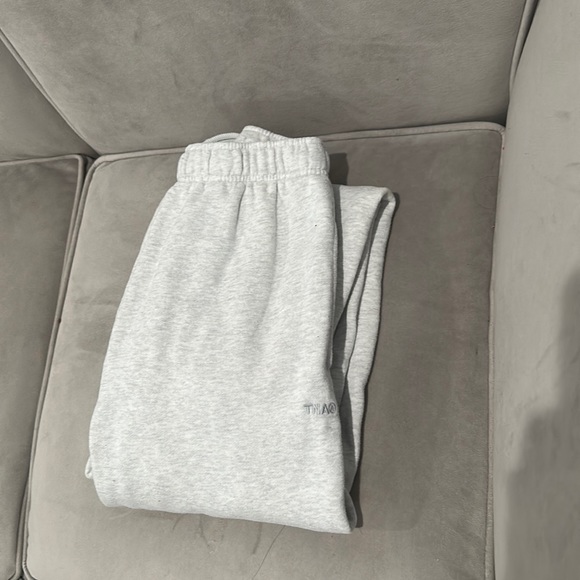 Aritzia Pants - Aritzia TNA Cozy Fleece Sweatpants